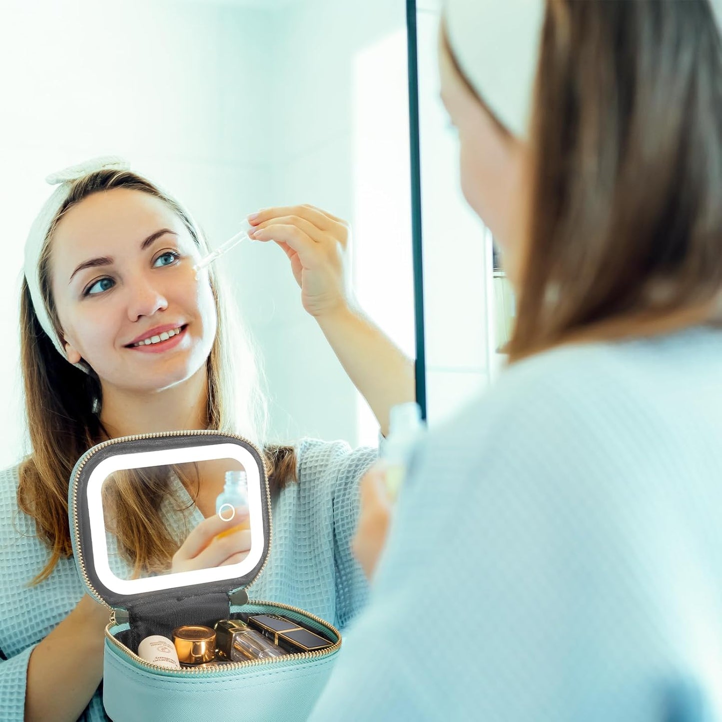 Small Makeup Bag Travel Train Case with Mirror and Light Mini Travel Make up for Women Train Case Cosmetic Organizer 3 Adjustable Brightness Toiletry Bag Portable Artist Storage