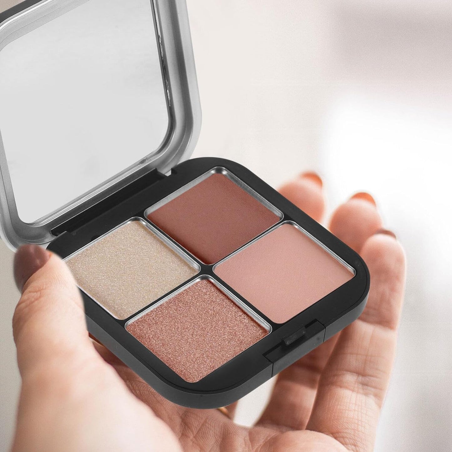 Beaupretty Empty Lipstick Palette Magnetic Eyeshadow Palette Makeup Foundation Blush Container with Mirror for Women Girls Black