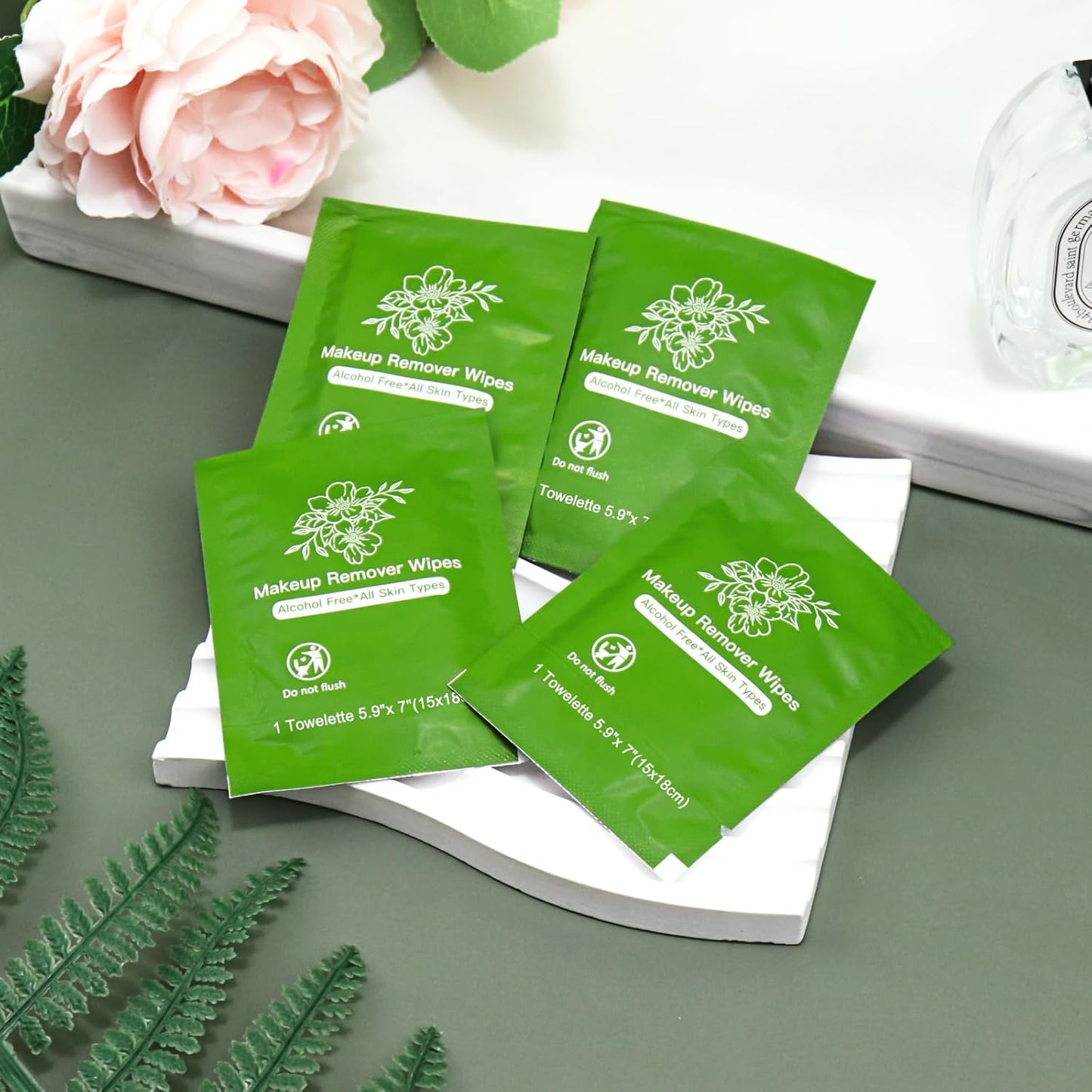 Makeup Remover Wipes Bulk Individually Wrapped,Travel Makeup Wipes Individual Makeup Remover Wipes Bulk Gentle Cleansing Makeup Remover Wipes for Face Cleansing Mascara Lipstick Travel Hotel (200)